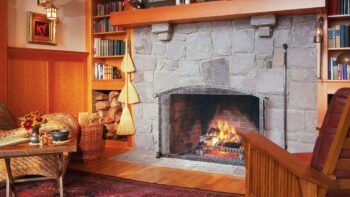 Feu de cheminée symbolisant le feu intérieur et le métabolisme en médecine chinoise après la ménopause